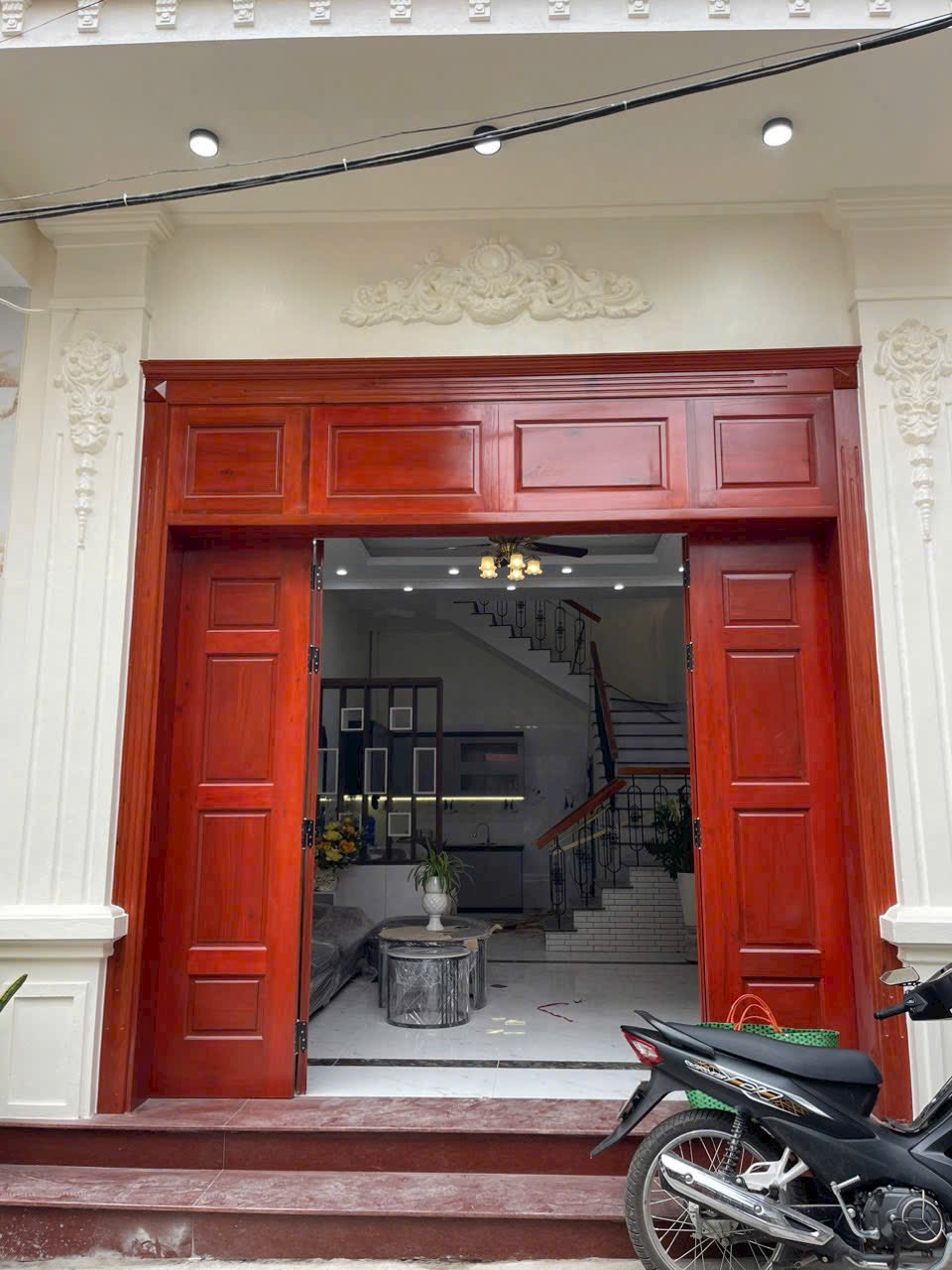 Bán nhà 3 tầng mới xây Trần Nguyên Hãn, BG