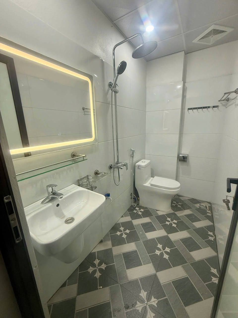 Bán nhà 3 tầng Vân Hợp Vân Dương