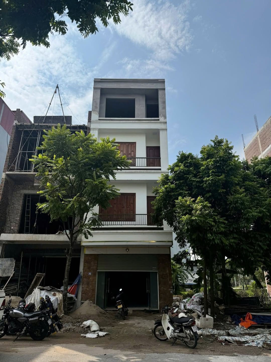 Nhà 4 tầng full nội thất Chu Mẫu