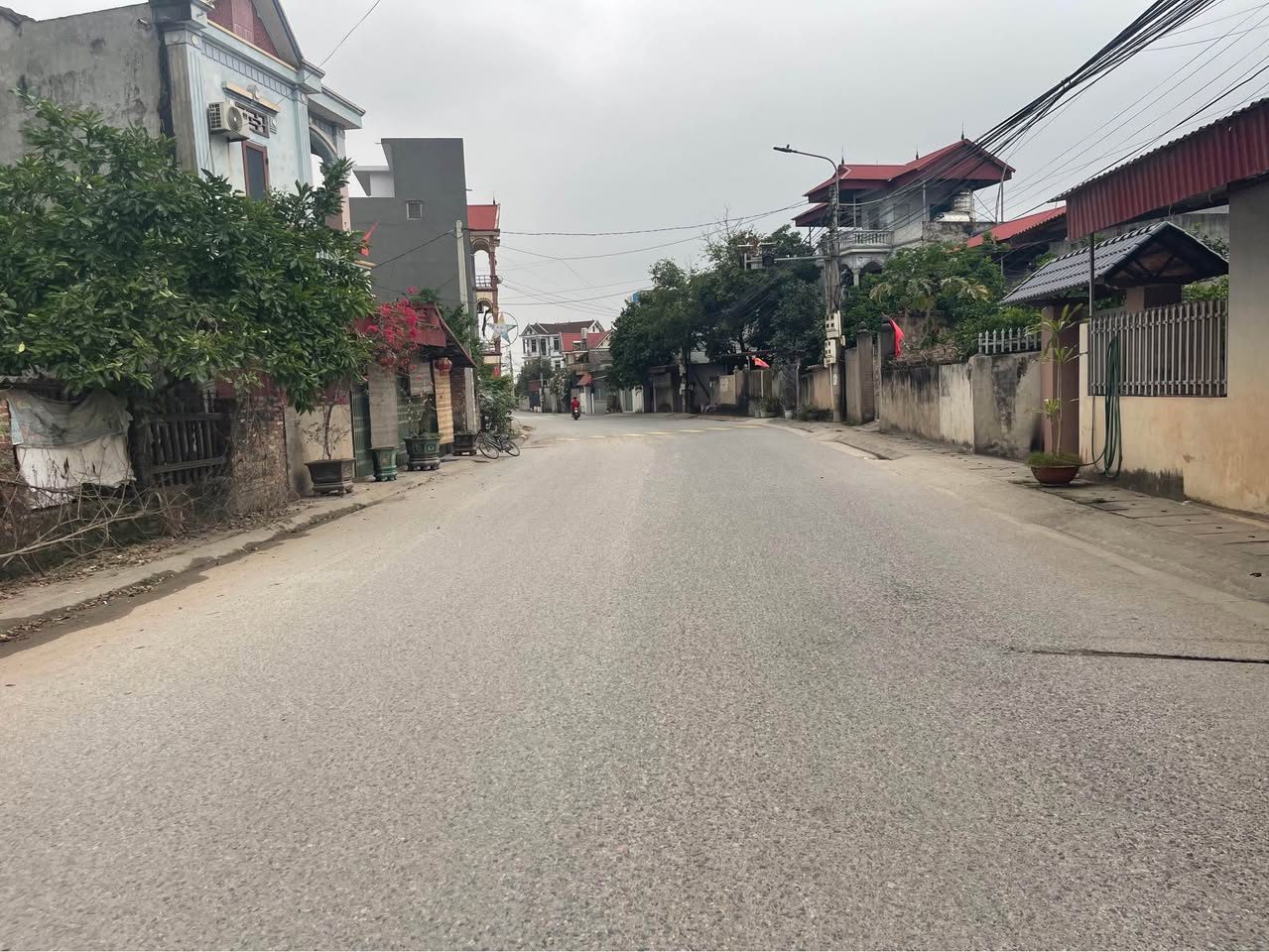 Bán nhà 3 tầng 73,3m² trục chính Trung Sơn, Việt Yên